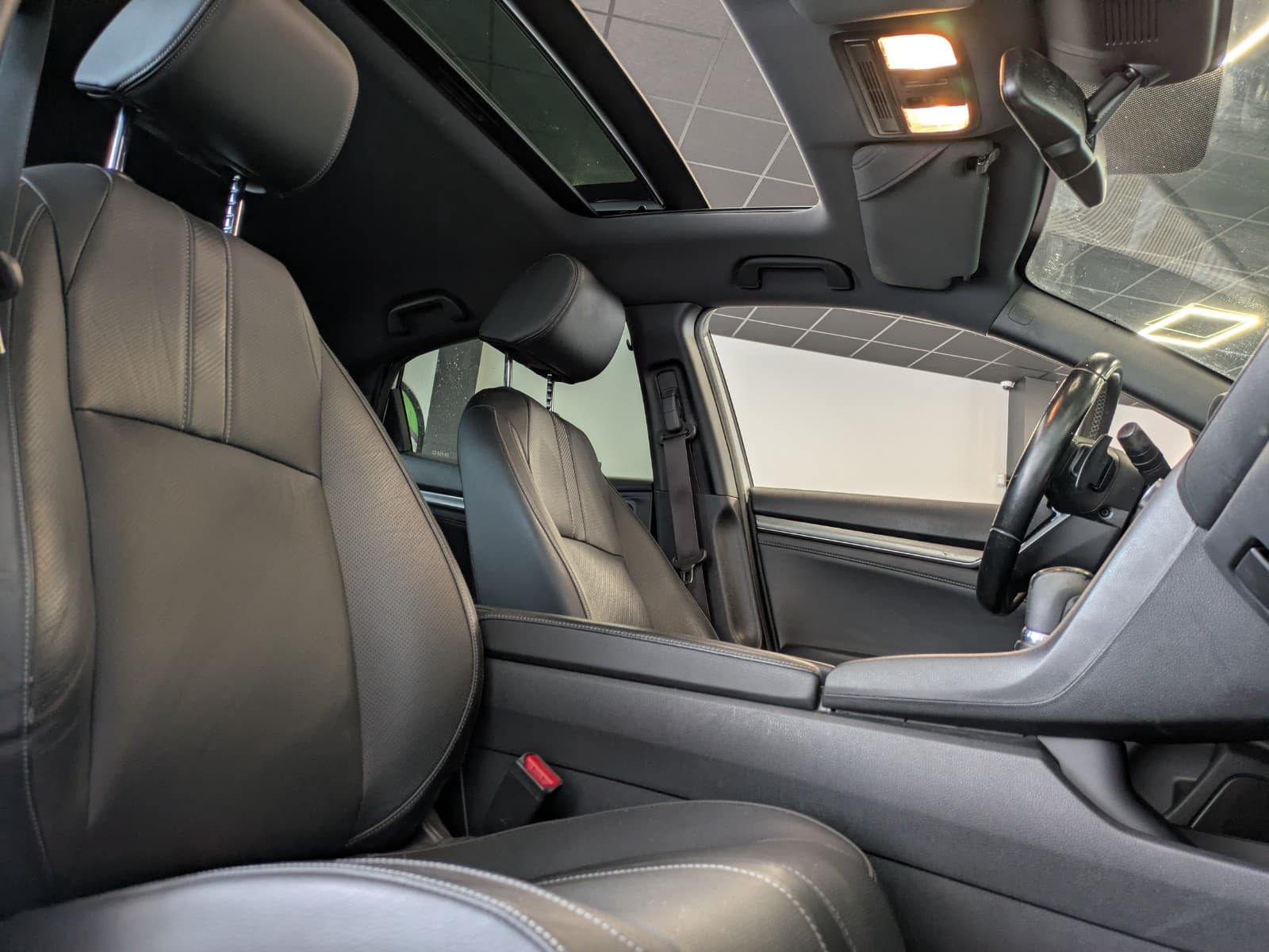 HONDA CIVIC i-VTEC 129cv Exclusive CVT / GPS / Toit Ouvrant / Sièges Chauffants / Camera — photo 5