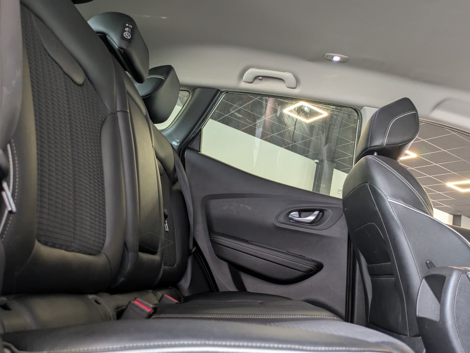 RENAULT KADJAR dCi 110cv Energy Intens / GPS / Camera / Bose / Attelage — photo 4