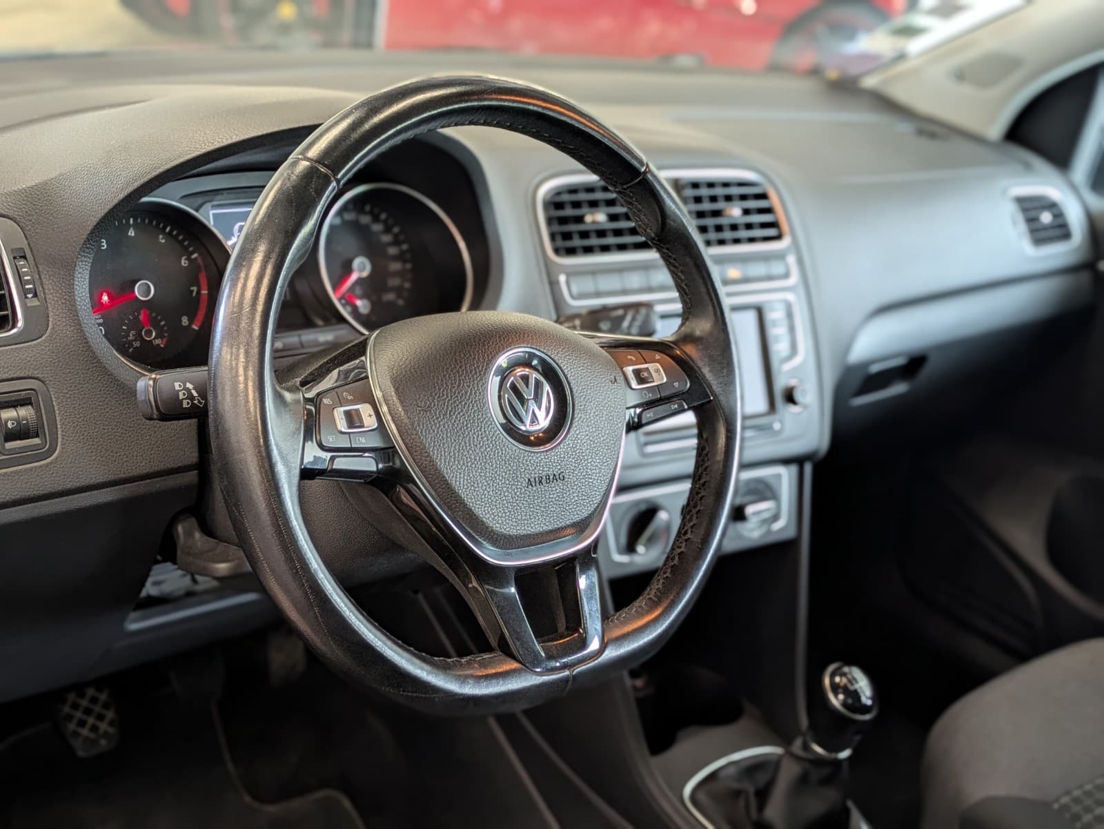 VOLKSWAGEN POLO 1.2 TSI 90cv BMT Confortline / 5 Portes / GPS / CarPlay — photo 7