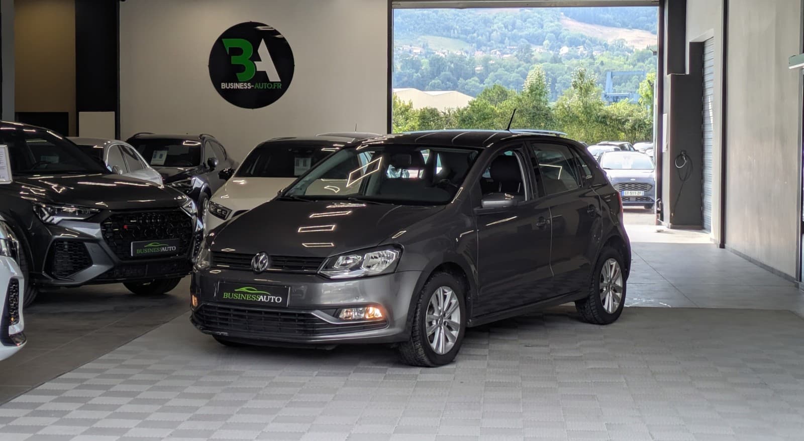 VOLKSWAGEN POLO