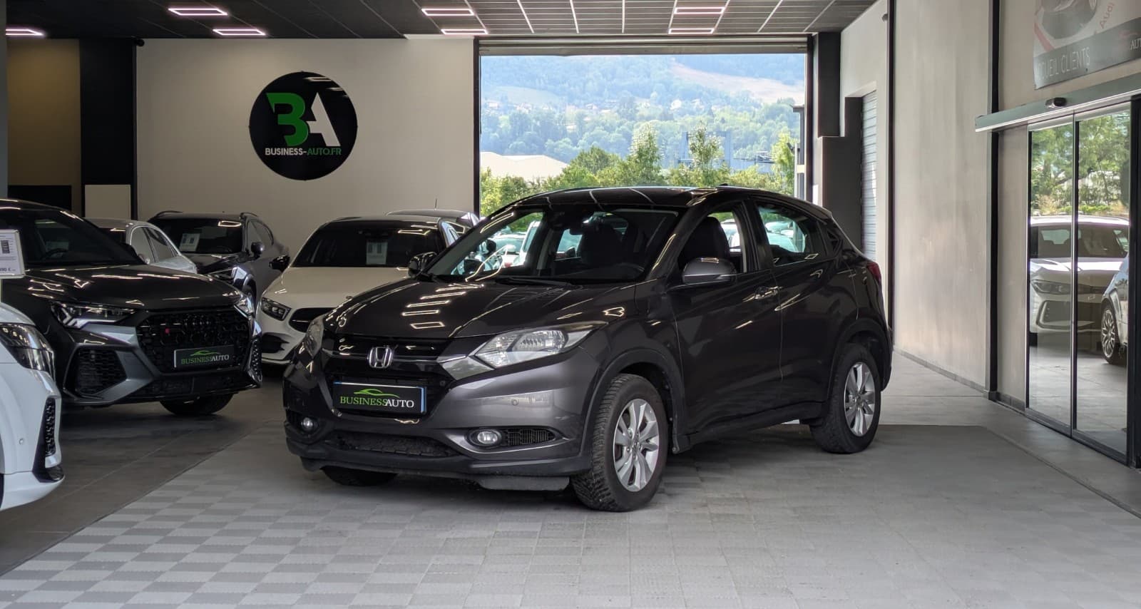 HONDA HR-V 1.6 i-DTEC 120cv Exclusive Navi / Sièges Chauffants / Ecran Tactile / Bluetooth — photo 1