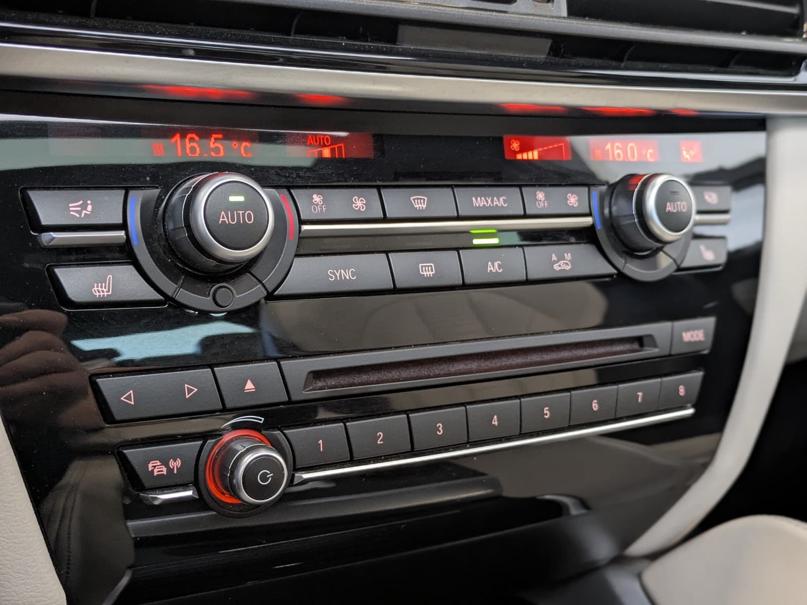 BMW X6 xDrive 30d 258cv M Sport / Toit ouvrant / Camera 360 / Sièges Chauffants / Harman Kardon — photo 12