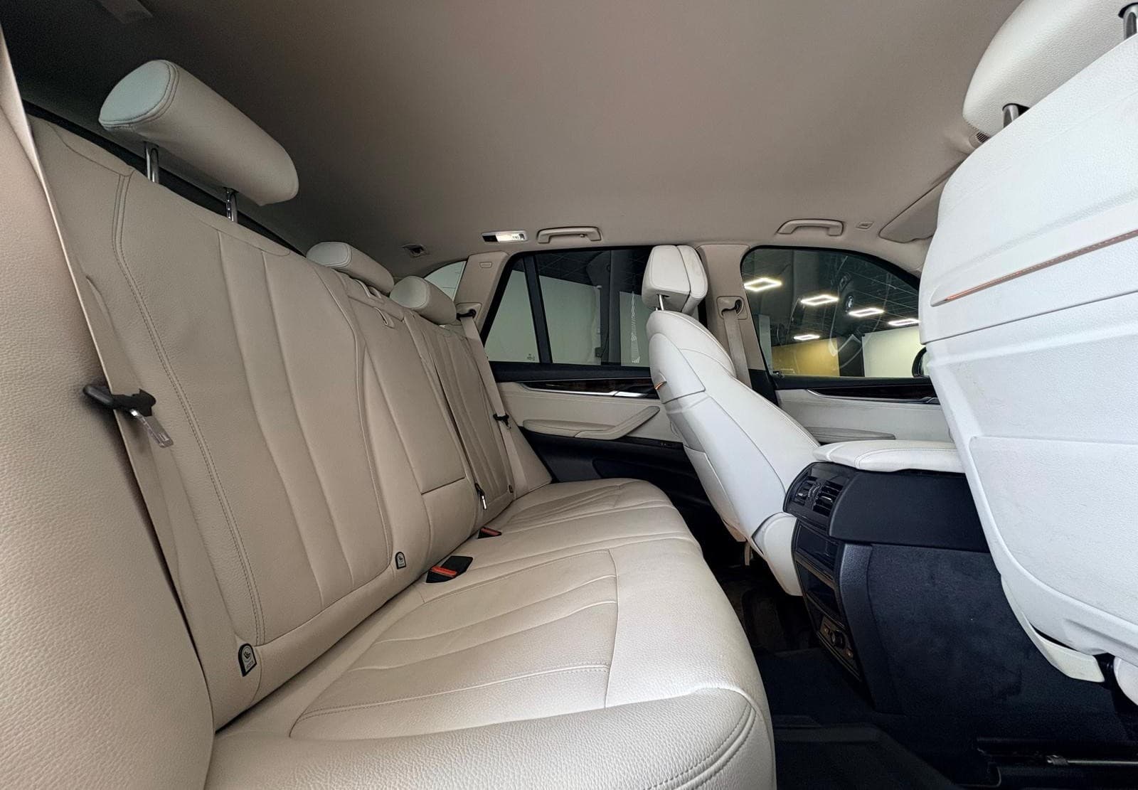 BMW X5 xDrive25d 218cv Lounge Plus A / camera / Sièges Chauffants / LED — photo 4