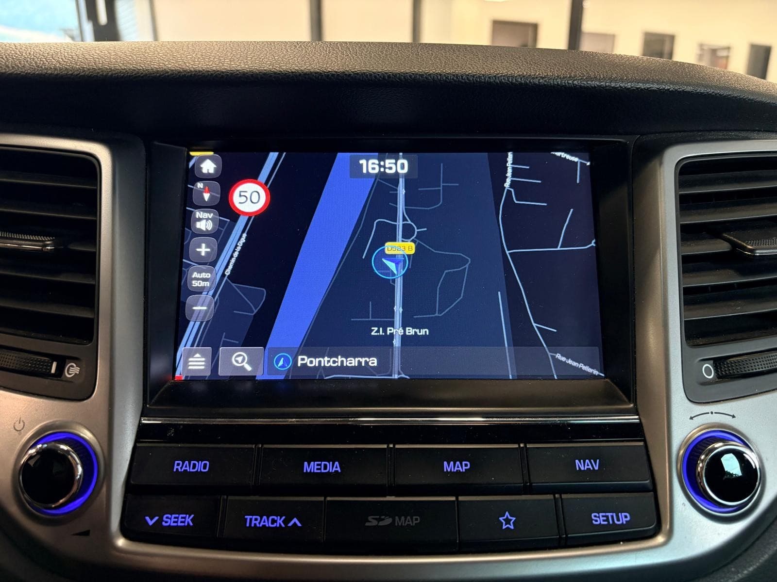 HYUNDAI TUCSON 1.7 CRDi 115cv Initia Plus / Camera / CarPlay / GPS — photo 8