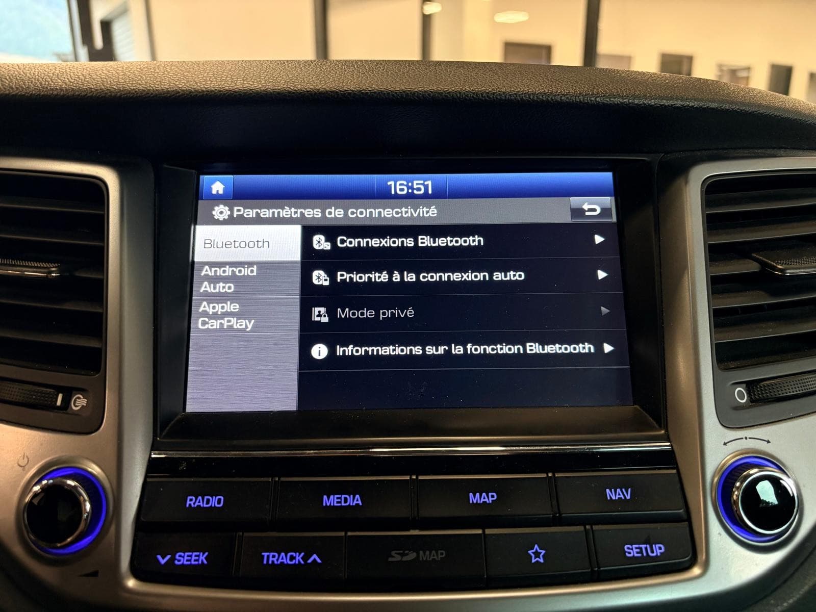 HYUNDAI TUCSON 1.7 CRDi 115cv Initia Plus / Camera / CarPlay / GPS — photo 12