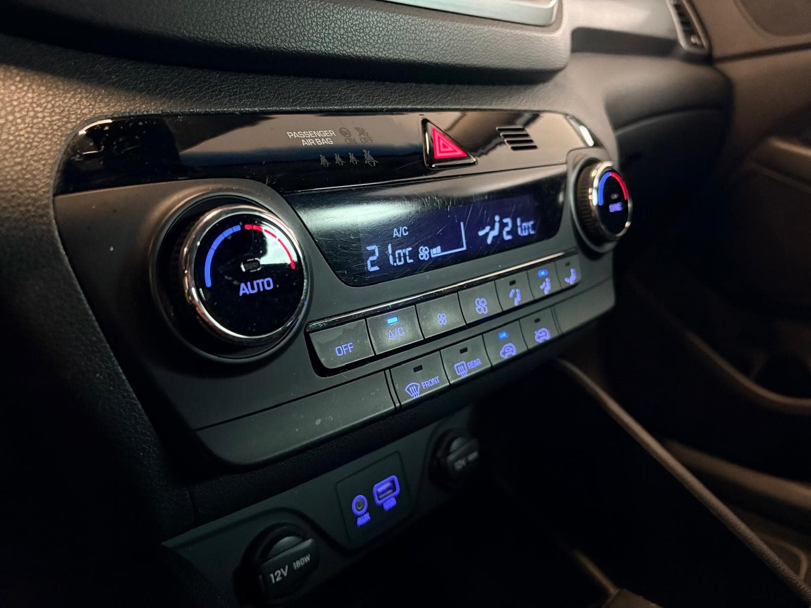 HYUNDAI TUCSON 1.7 CRDi 115cv Initia Plus / Camera / CarPlay / GPS — photo 11