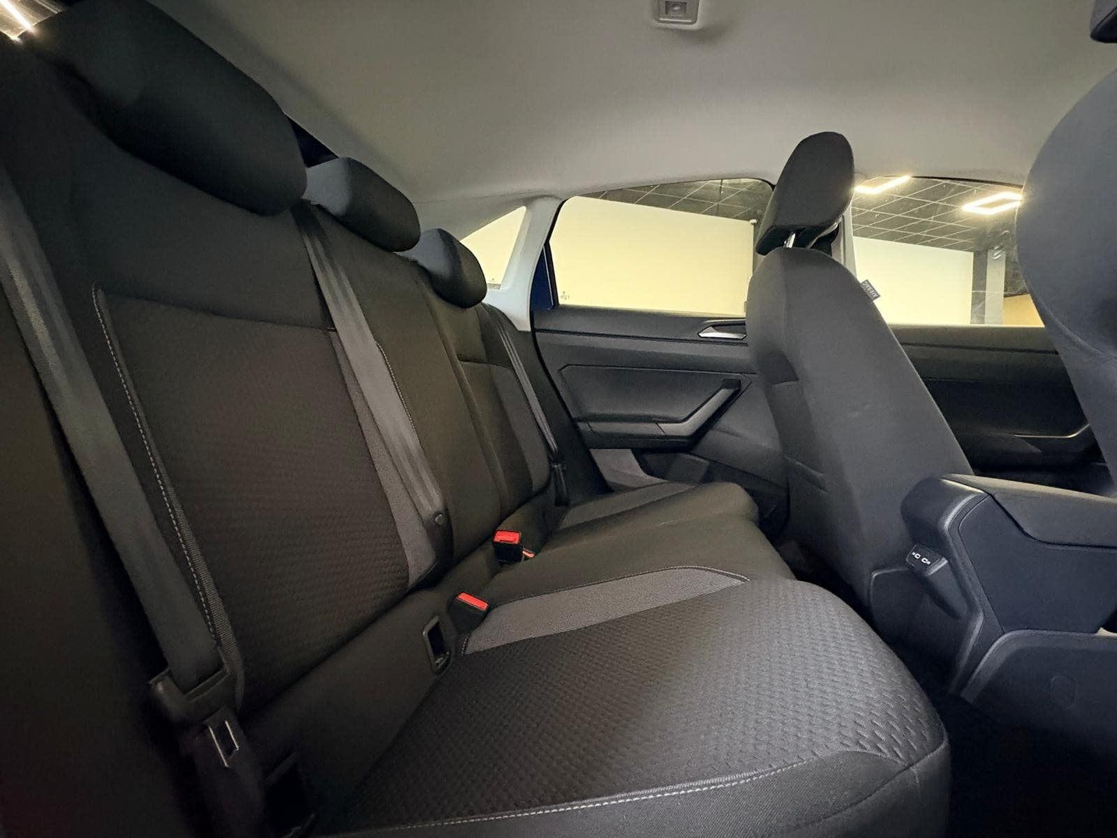 VOLKSWAGEN TAIGO 1.0 TSI 95 BVM5 Life — photo 4