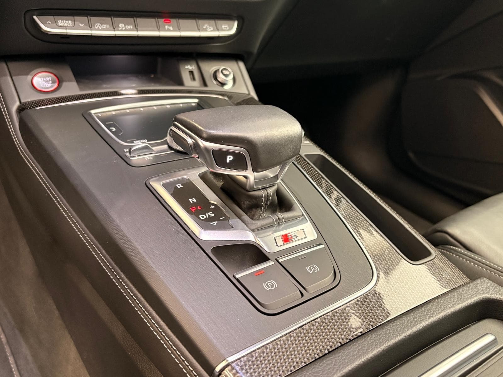 AUDI SQ5 3.0 V6 TDI 347cv Tiptronic 8 Quattro / Toit Ouvrant / Carbone / Camera — photo 10