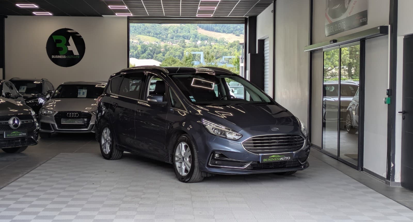 FORD S-MAX 2.0 EcoBlue 190 S&S BVA8 Titanium — photo 2