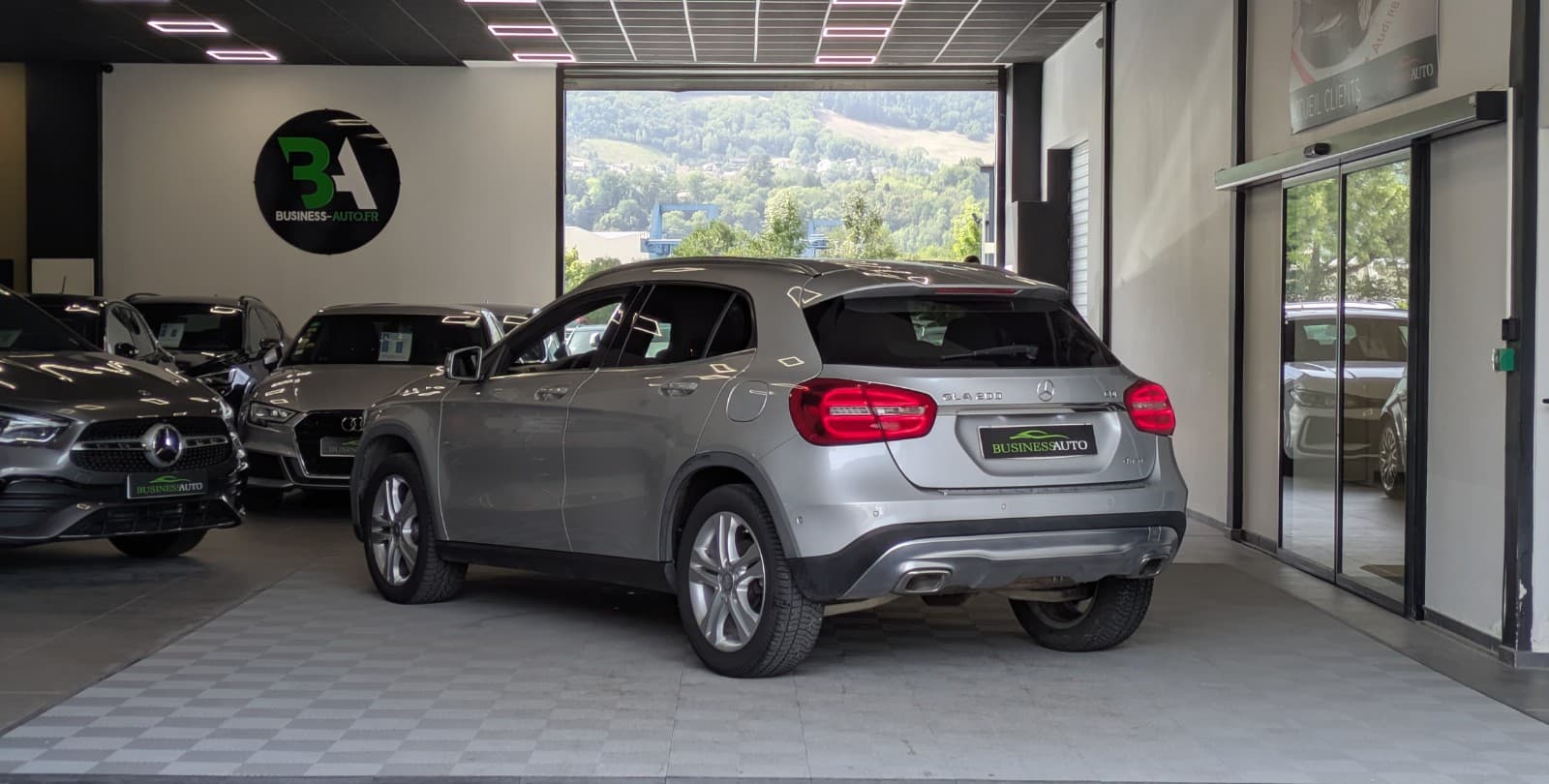 MERCEDES CLASSE GLA 200 d 4-Matic Sensation 7-G DCT A — photo 10