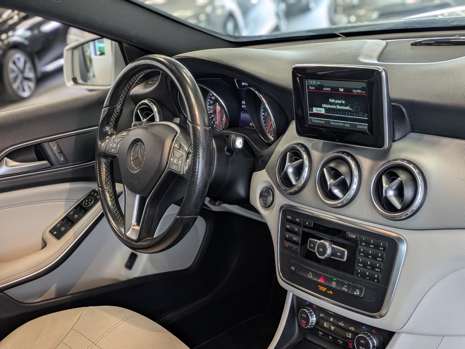 MERCEDES CLASSE GLA 200 d 4-Matic Sensation 7-G DCT A — photo 6