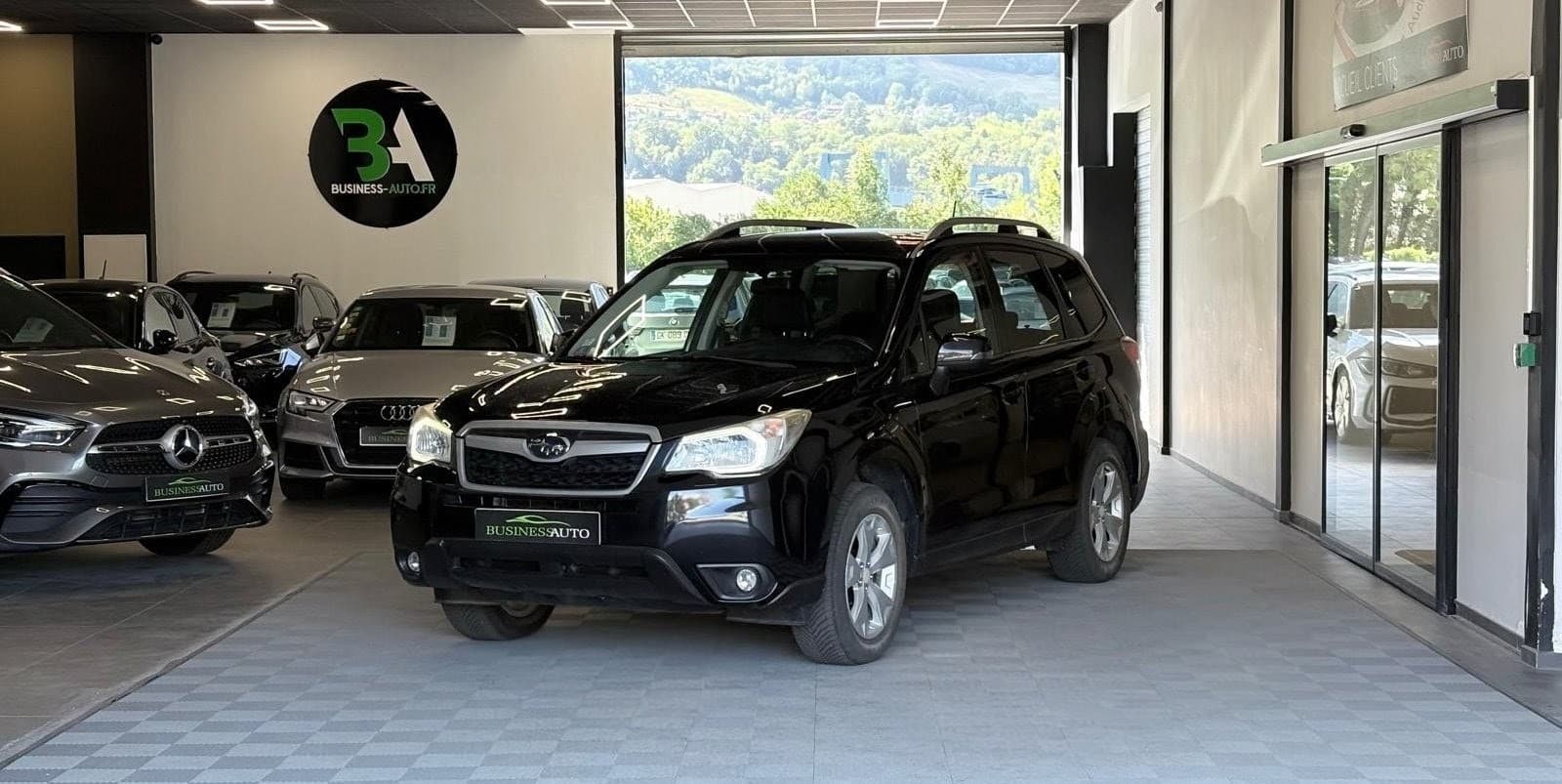 SUBARU FORESTER 2.0 150cv Premium LP Lineartronic BVA / 4x4 / GPS / Camera / Toit Ouvrant — photo 1