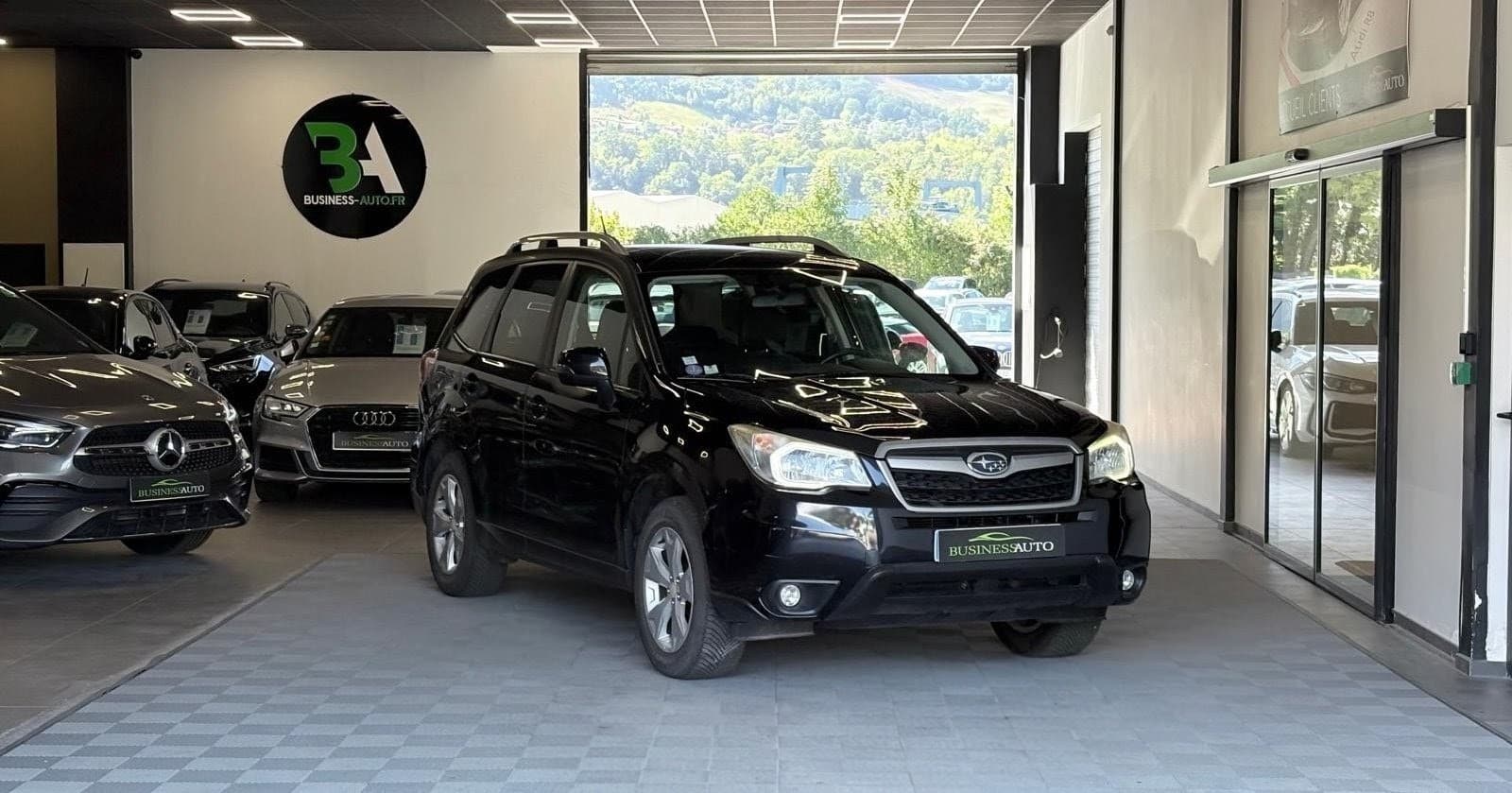 SUBARU FORESTER 2.0 150cv Premium LP Lineartronic BVA / 4x4 / GPS / Camera / Toit Ouvrant — photo 2