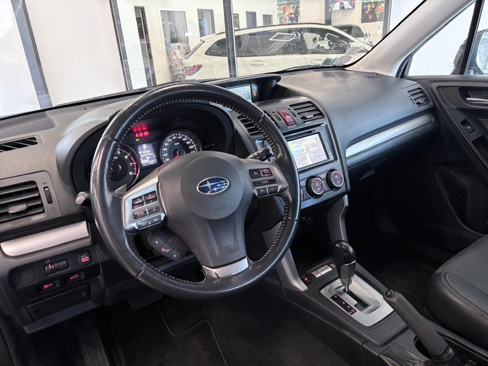 SUBARU FORESTER 2.0 150cv Premium LP Lineartronic BVA / 4x4 / GPS / Camera / Toit Ouvrant — photo 6