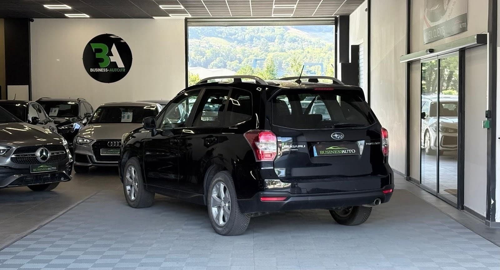 SUBARU FORESTER 2.0 150cv Premium LP Lineartronic BVA / 4x4 / GPS / Camera / Toit Ouvrant — photo 9