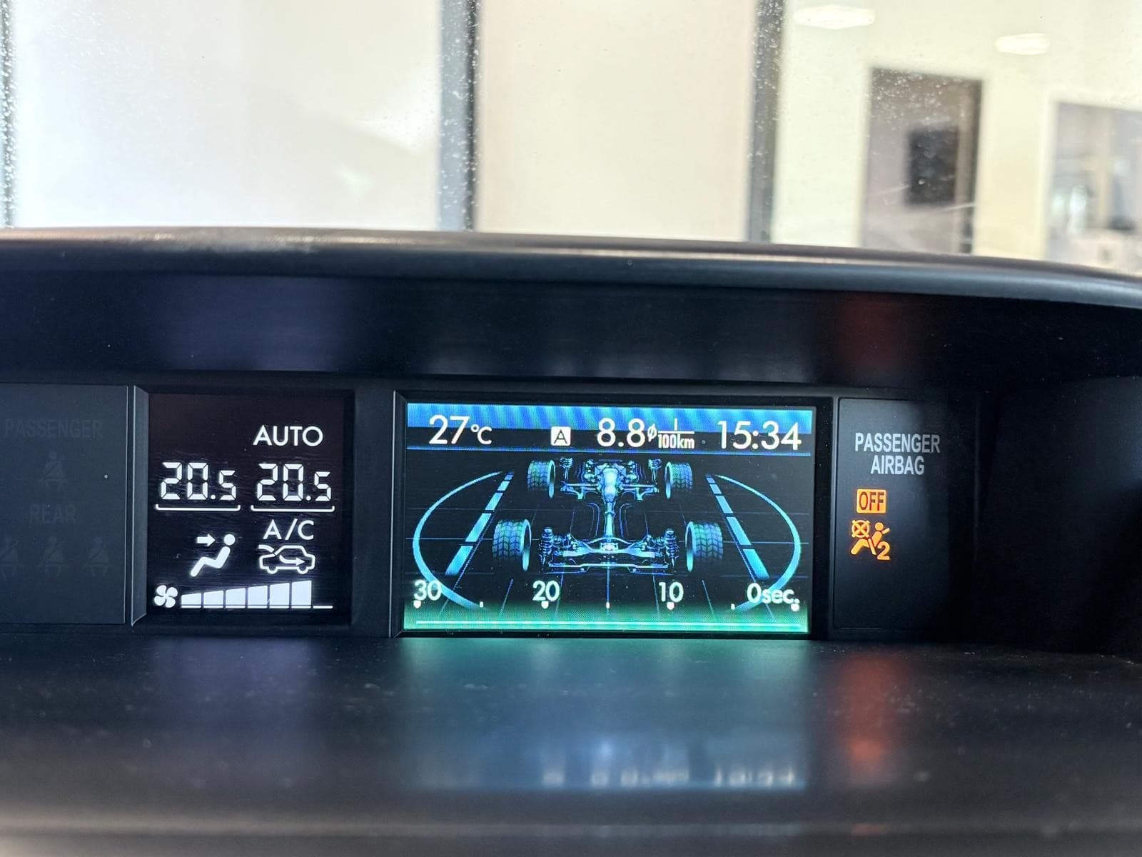SUBARU FORESTER 2.0 150cv Premium LP Lineartronic BVA / 4x4 / GPS / Camera / Toit Ouvrant — photo 11