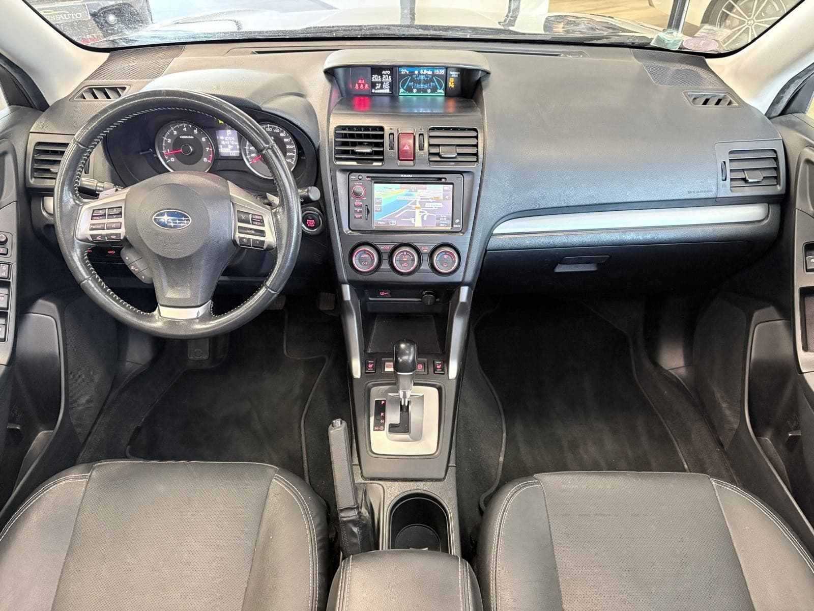 SUBARU FORESTER 2.0 150cv Premium LP Lineartronic BVA / 4x4 / GPS / Camera / Toit Ouvrant — photo 3