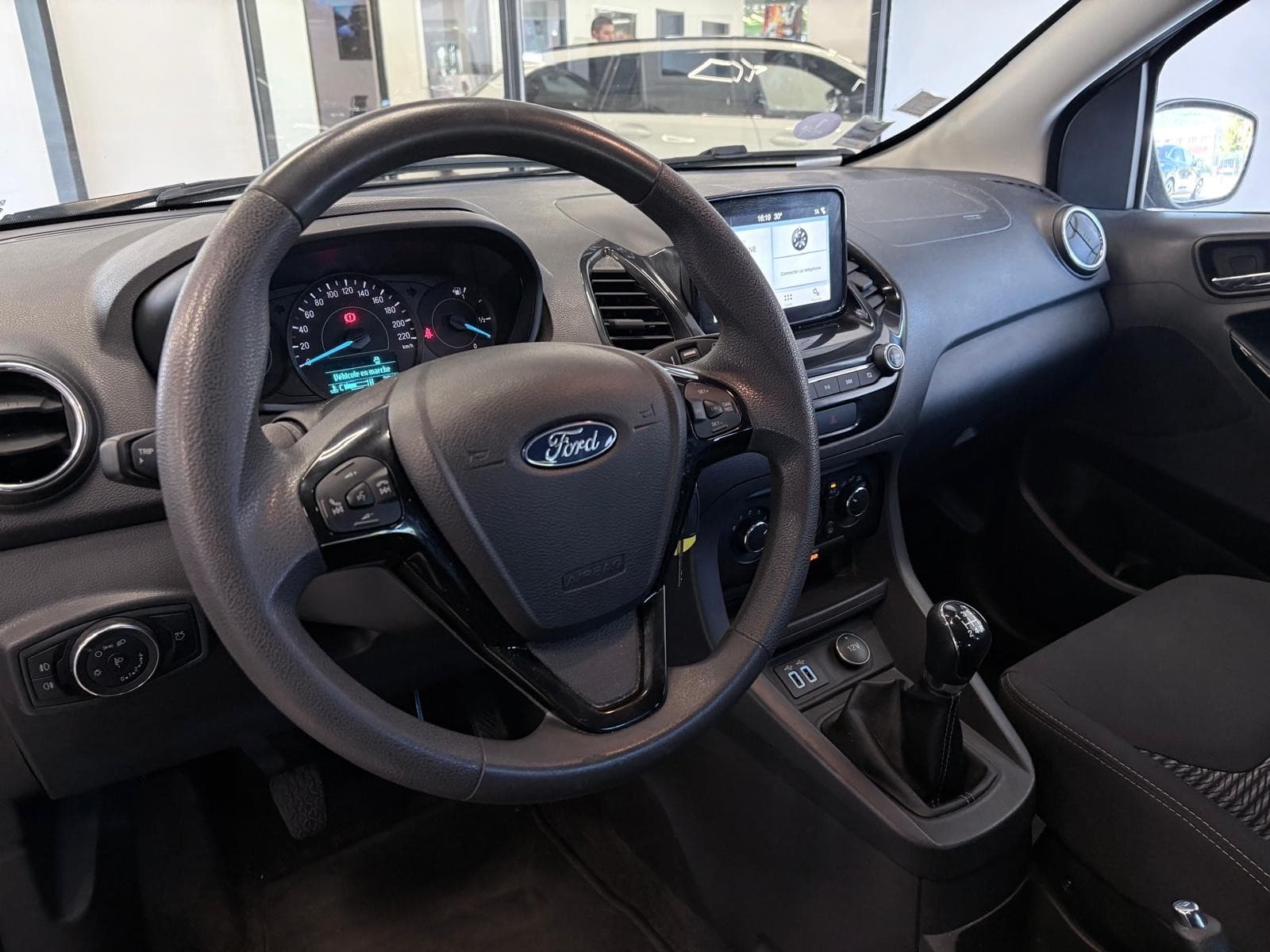 FORD KA 1.2 85cv S&S Ultimate / Ecran Tactile / Bluetooth / 5 Portes — photo 6