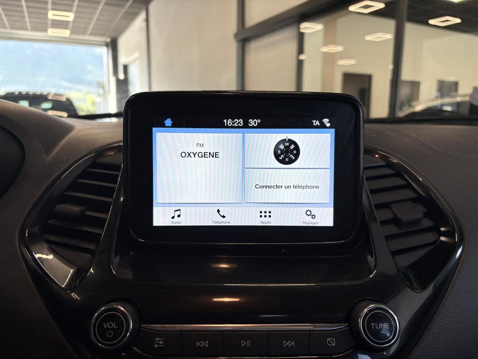 FORD KA 1.2 85cv S&S Ultimate / Ecran Tactile / Bluetooth / 5 Portes — photo 7