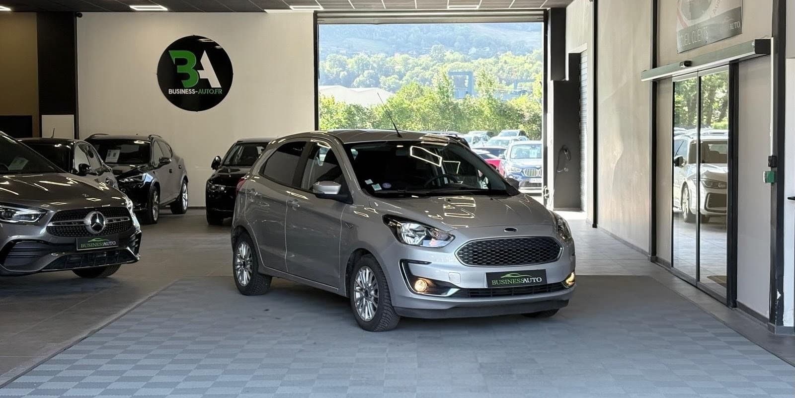 FORD KA 1.2 85cv S&S Ultimate / Ecran Tactile / Bluetooth / 5 Portes — photo 2