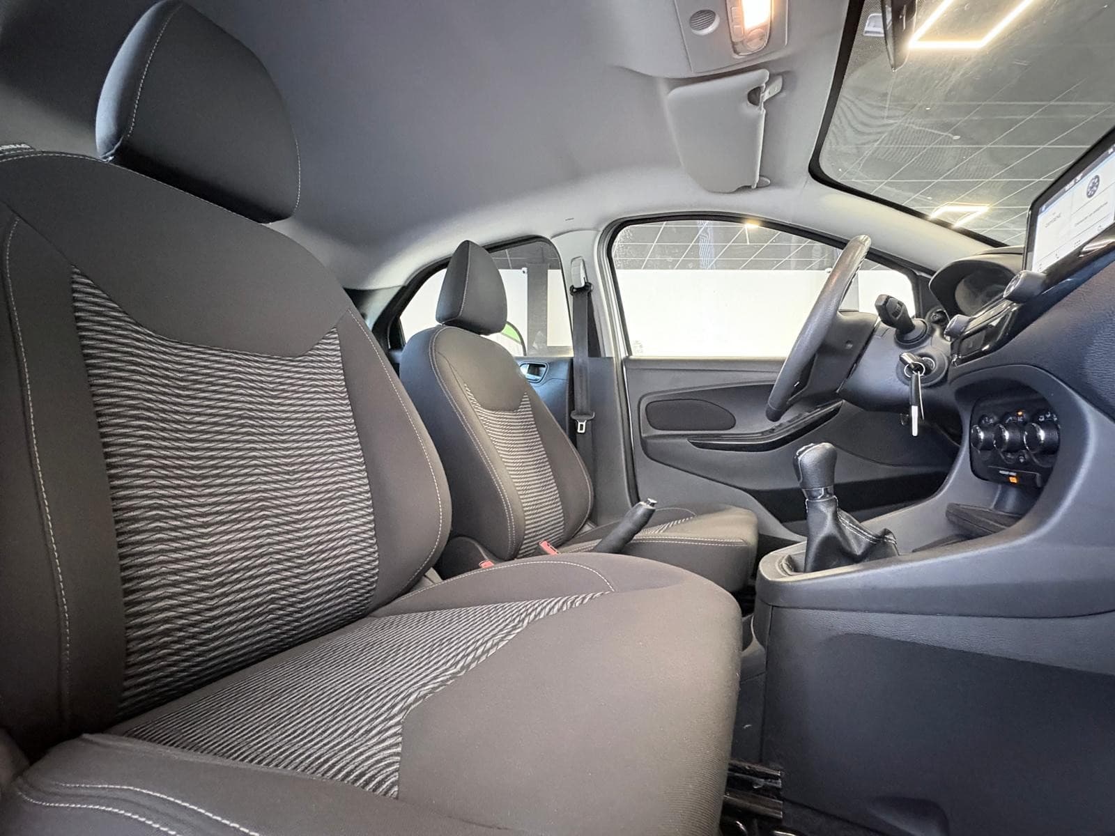 FORD KA 1.2 85cv S&S Ultimate / Ecran Tactile / Bluetooth / 5 Portes — photo 5