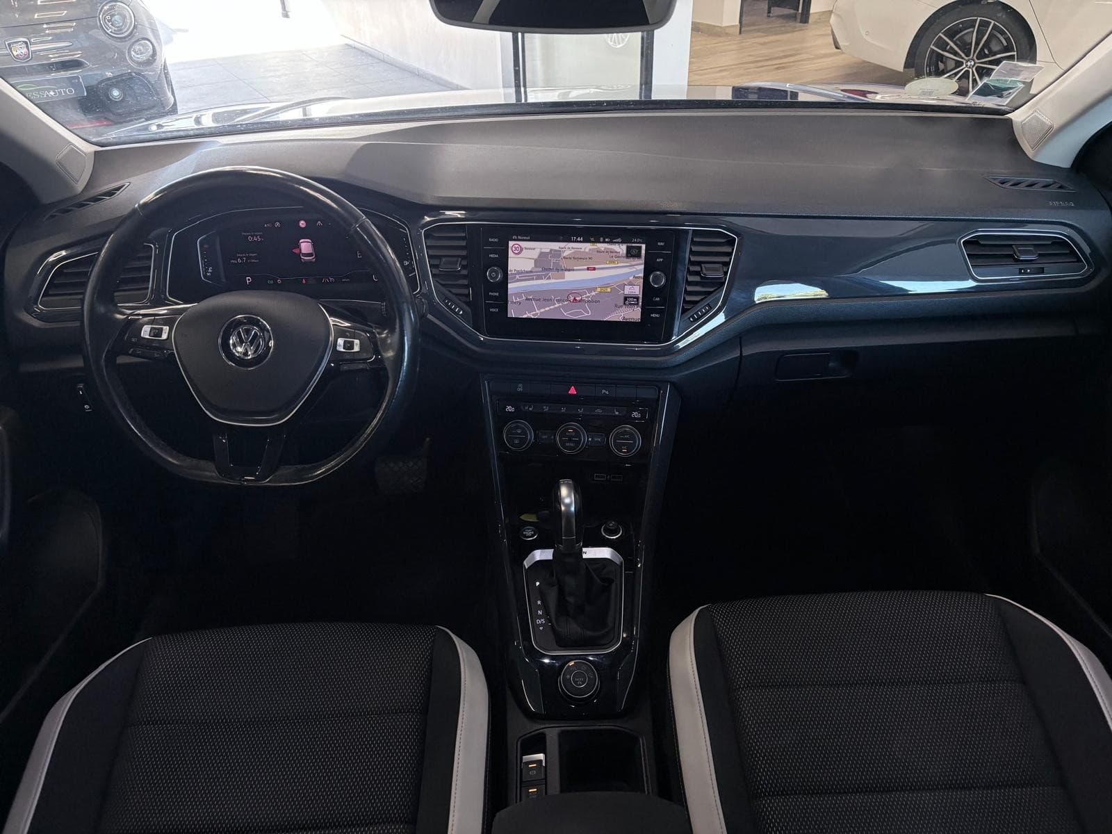 VOLKSWAGEN T-ROC 2.0 TDI 150 Start/Stop DSG7 4Motion Carat — photo 3