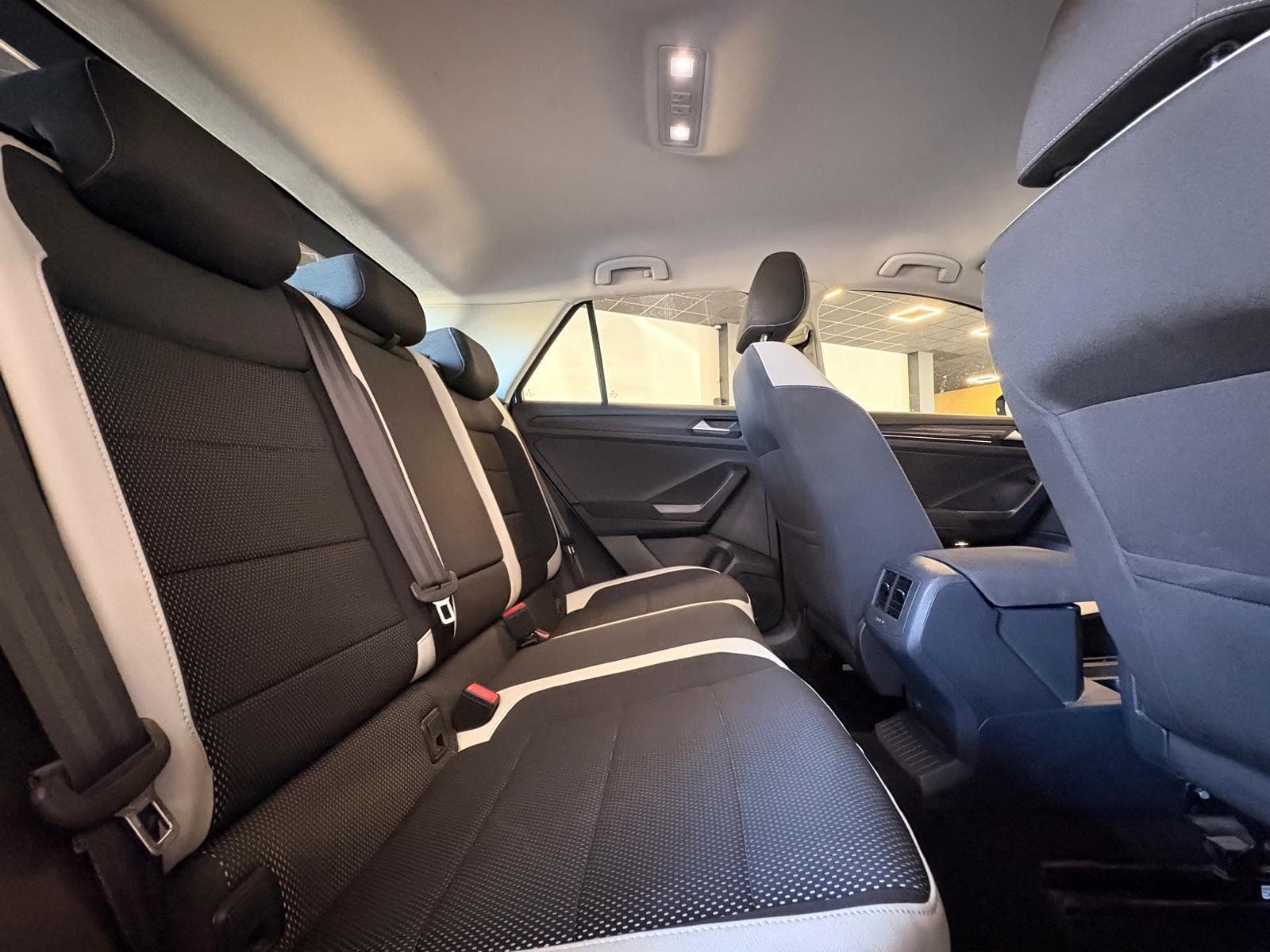 VOLKSWAGEN T-ROC 2.0 TDI 150 Start/Stop DSG7 4Motion Carat — photo 4