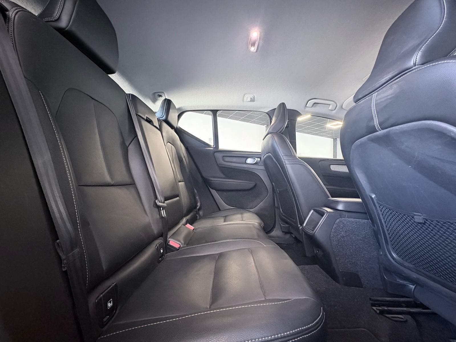 VOLVO XC40 D4 AWD AdBlue 190 ch Geartronic 8 Inscription — photo 4