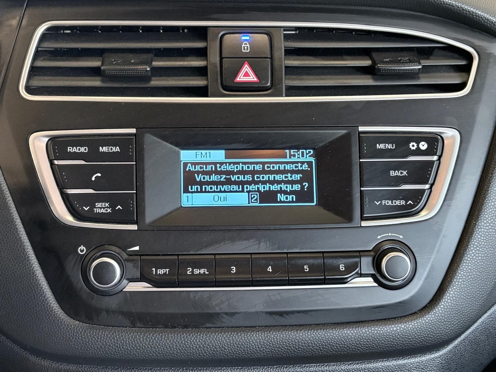 HYUNDAI I20 1.2 75 Initia — photo 9