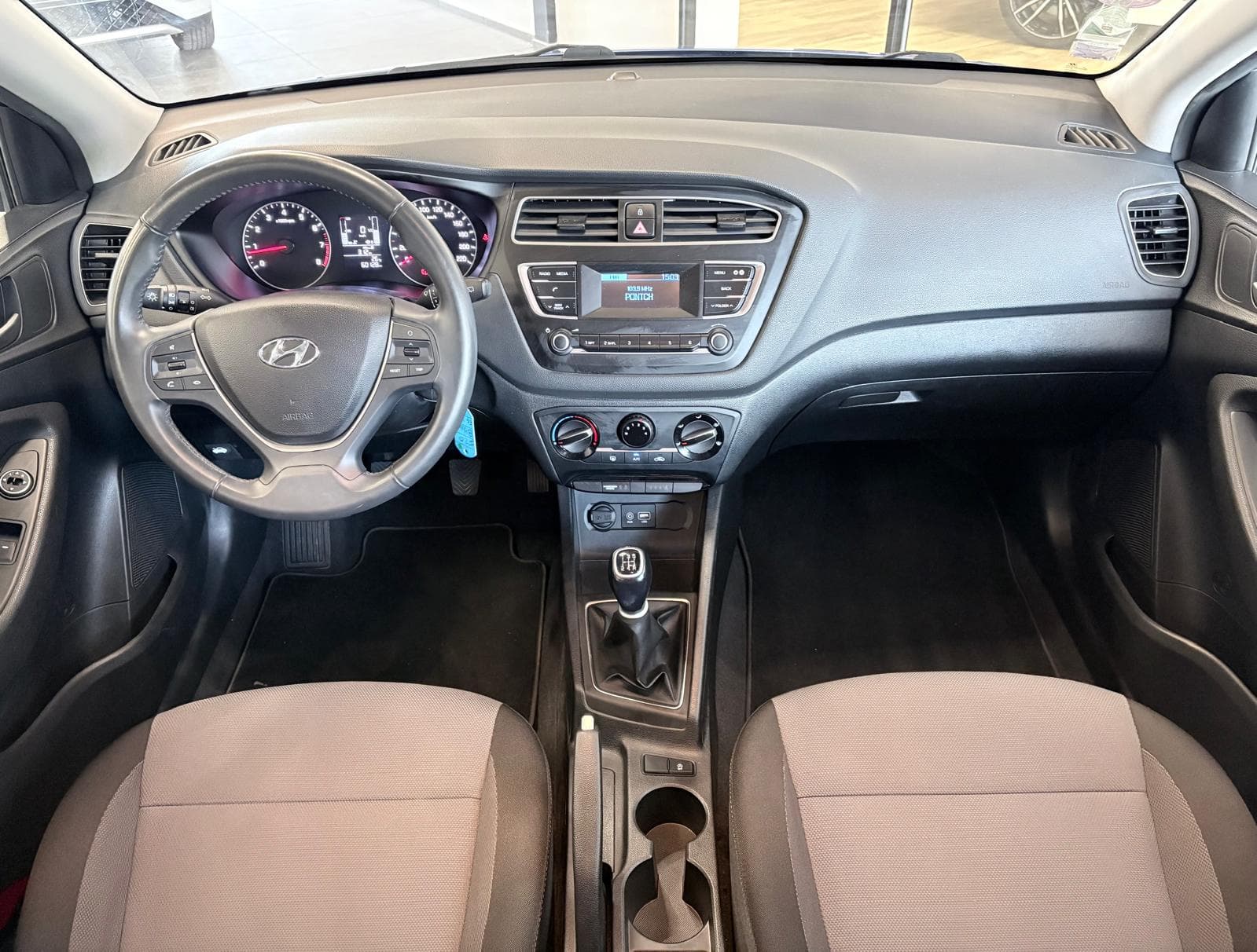 HYUNDAI I20 1.2 75 Initia — photo 3