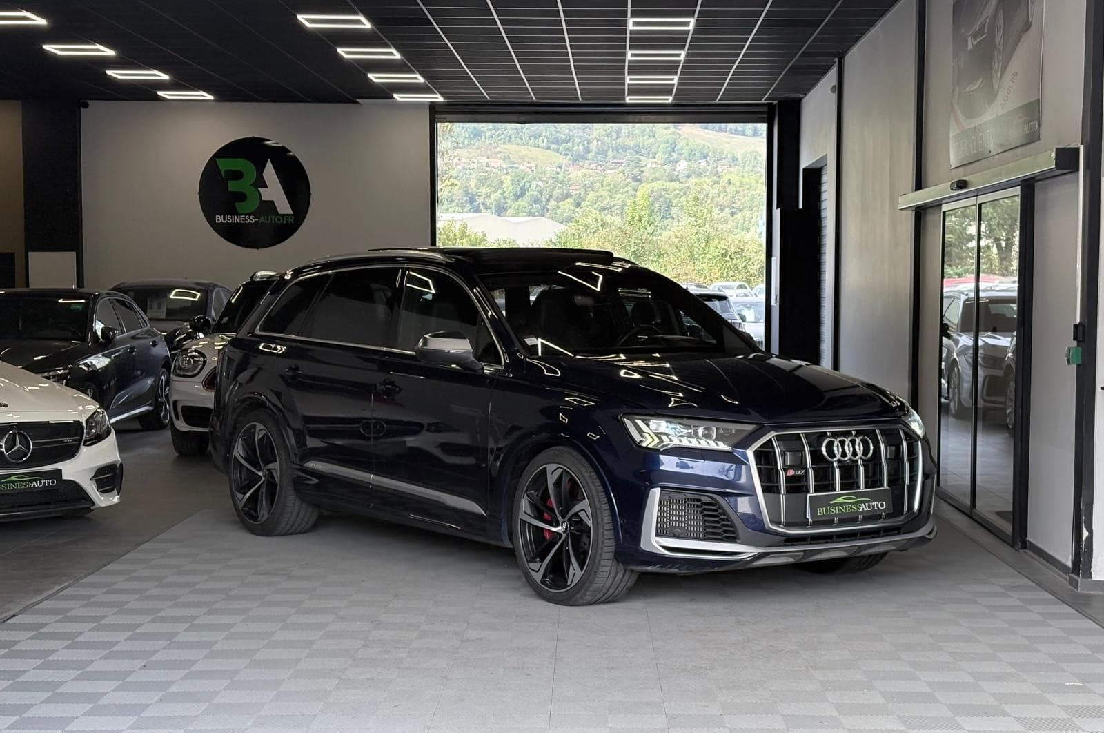 AUDI SQ7 4.0 TDI 435cv Tiptronic 8 Quattro 7 Places / Carbone / Toit Ouvrant / Bose / Sièges Ventilés / TVA — photo 2