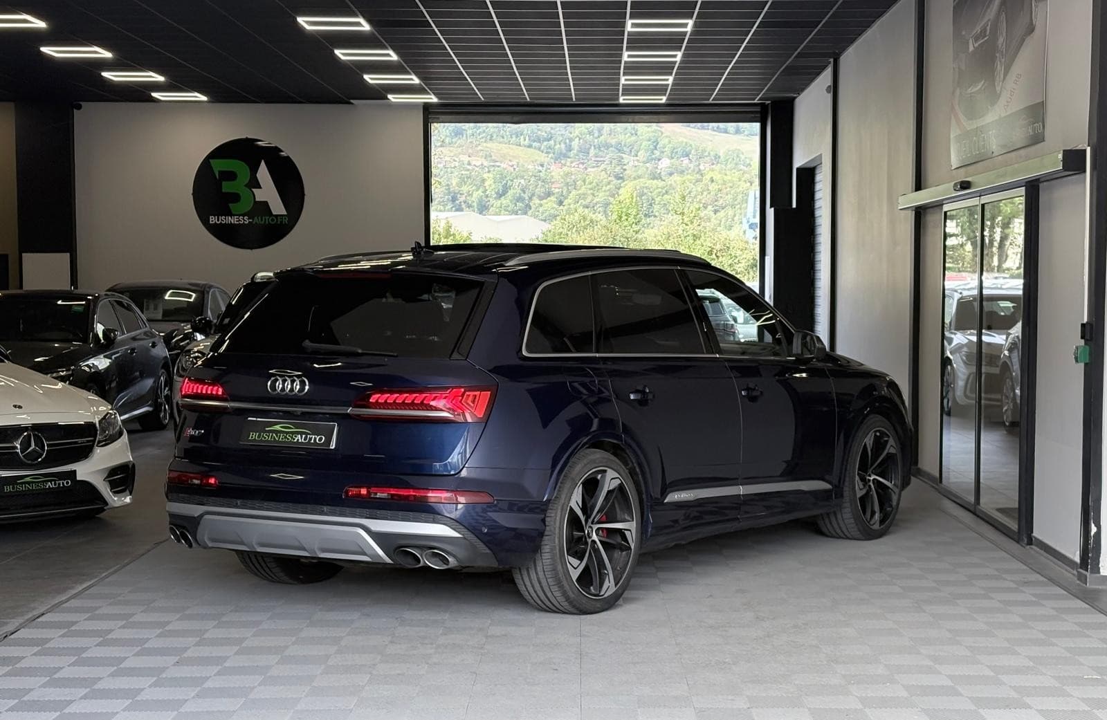 AUDI SQ7 4.0 TDI 435cv Tiptronic 8 Quattro 7 Places / Carbone / Toit Ouvrant / Bose / Sièges Ventilés / TVA — photo 10