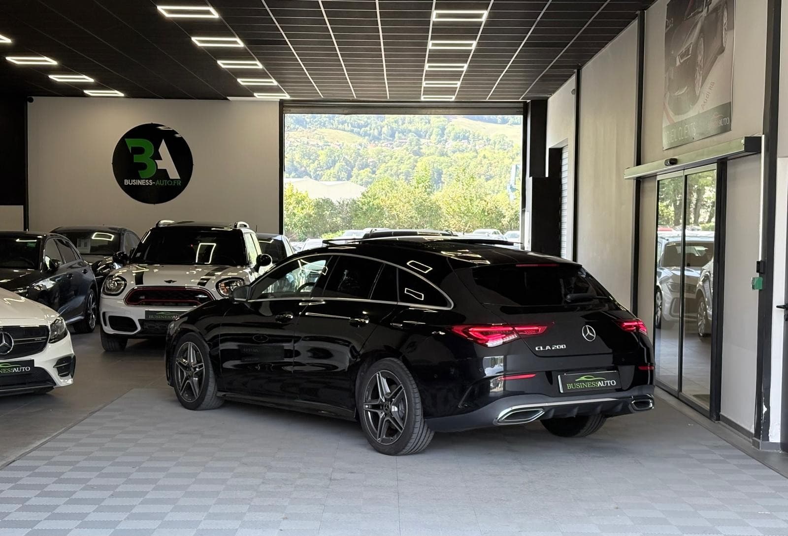 MERCEDES CLA SHOOTING BRAKE 200 163cv 7G-DCT AMG Line / Toit Ouvrant / GPS / Camera / CarPlay — photo 10