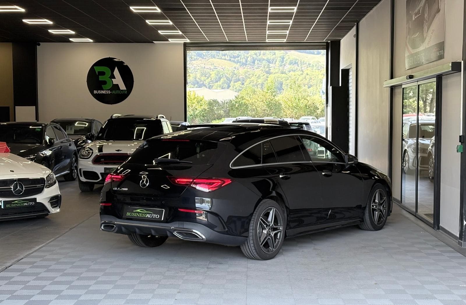 MERCEDES CLA SHOOTING BRAKE 200 163cv 7G-DCT AMG Line / Toit Ouvrant / GPS / Camera / CarPlay — photo 9