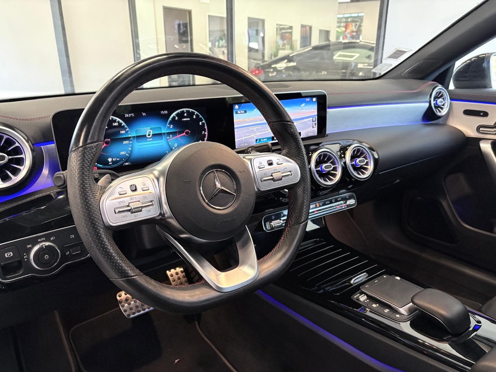 MERCEDES CLA SHOOTING BRAKE 200 163cv 7G-DCT AMG Line / Toit Ouvrant / GPS / Camera / CarPlay — photo 6
