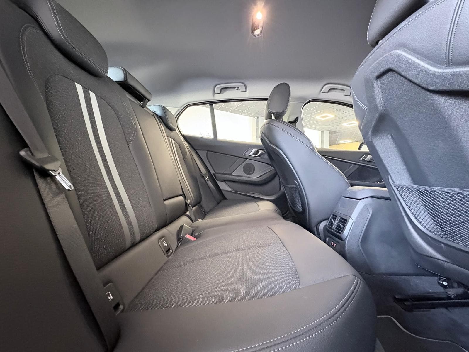 BMW SERIE 1 116d 116cv DKG7 Edition Sport / GPS / Camera / Sièges Chauffants — photo 4