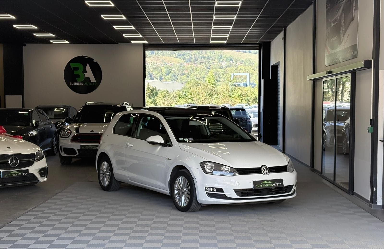 VOLKSWAGEN GOLF 1.4 TSI 122cv BMT Cup DSG7 / Toit Ouvrant / GPS / Camera — photo 2