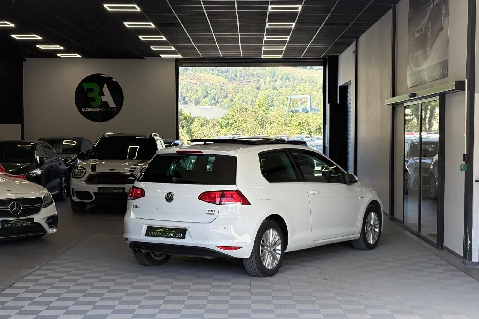 VOLKSWAGEN GOLF 1.4 TSI 122cv BMT Cup DSG7 / Toit Ouvrant / GPS / Camera — photo 9