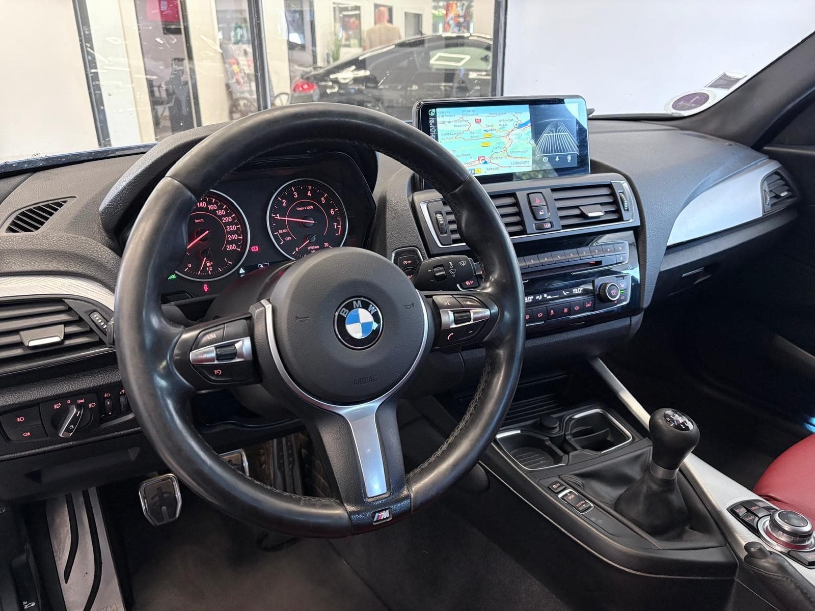 BMW SERIE 1 116i 109cv M Sport / GPS / CarPlay / Sièges Chauffants — photo 6