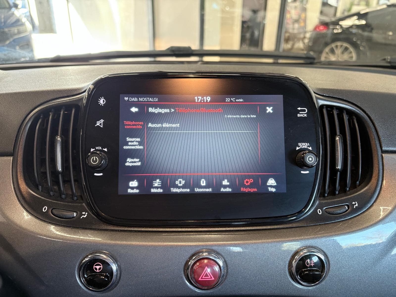FIAT 500 SERIE 8 EURO 6D-TEMP 1.0 70cv Hybride BSG S/S / Toit Panoramique / Ecran Tactile / Crit'Air 1 — photo 10