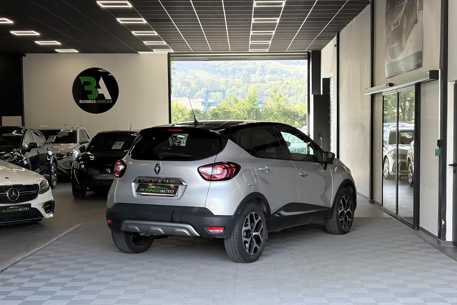 RENAULT CAPTUR TCe 120 Energy EDC Intens — photo 10