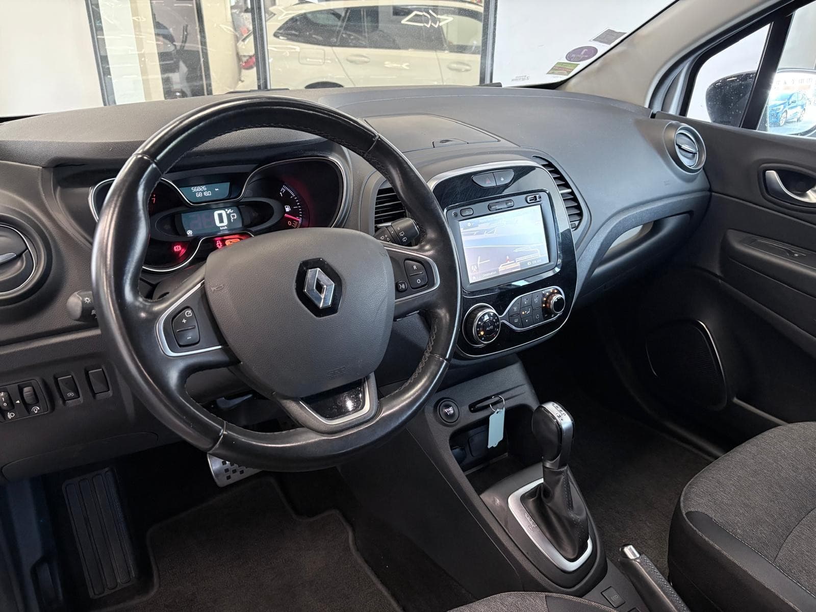 RENAULT CAPTUR TCe 120 Energy EDC Intens — photo 6
