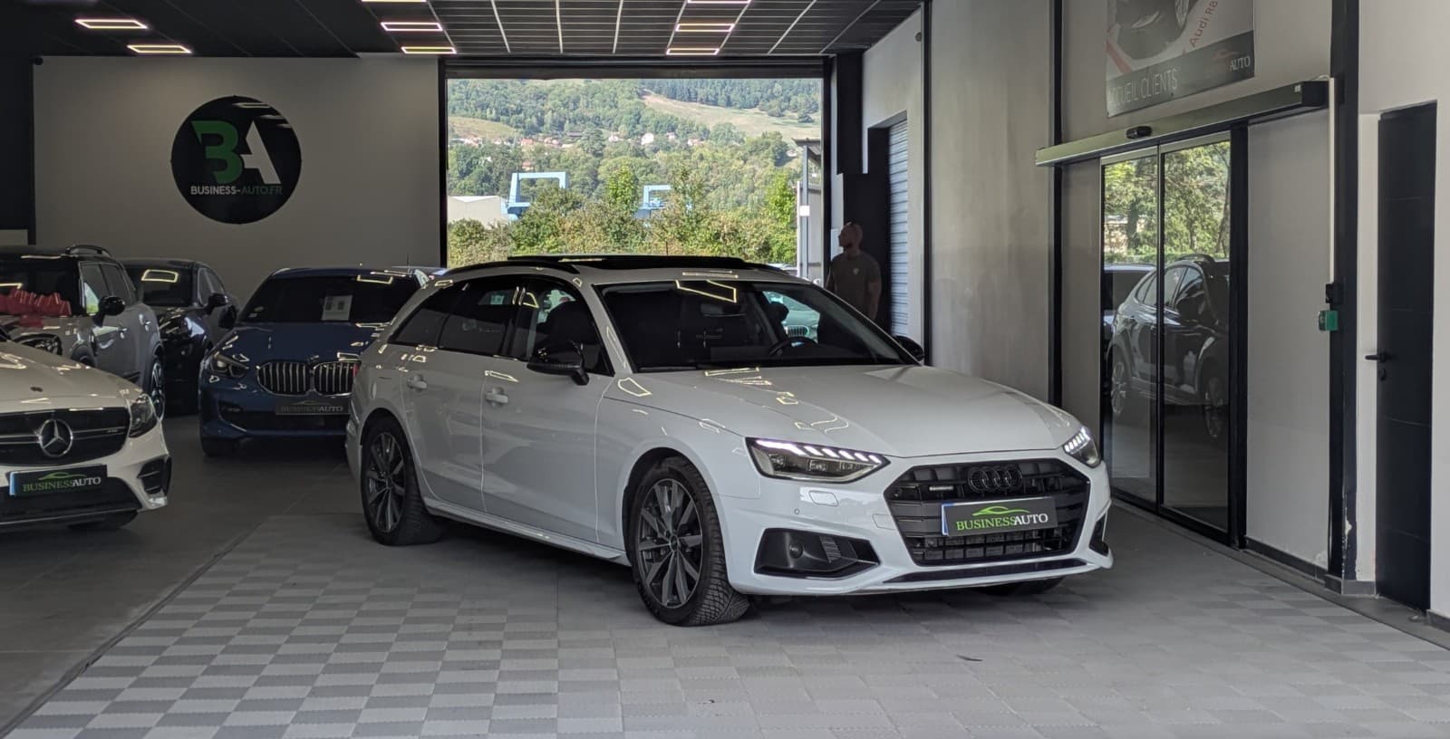 AUDI A4 40 TDI 204cv S tronic 7 Quattro Avus / Toit Ouvrant / B&O / CarPlay — photo 2