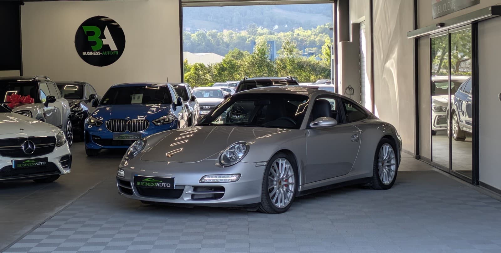 PORSCHE 911