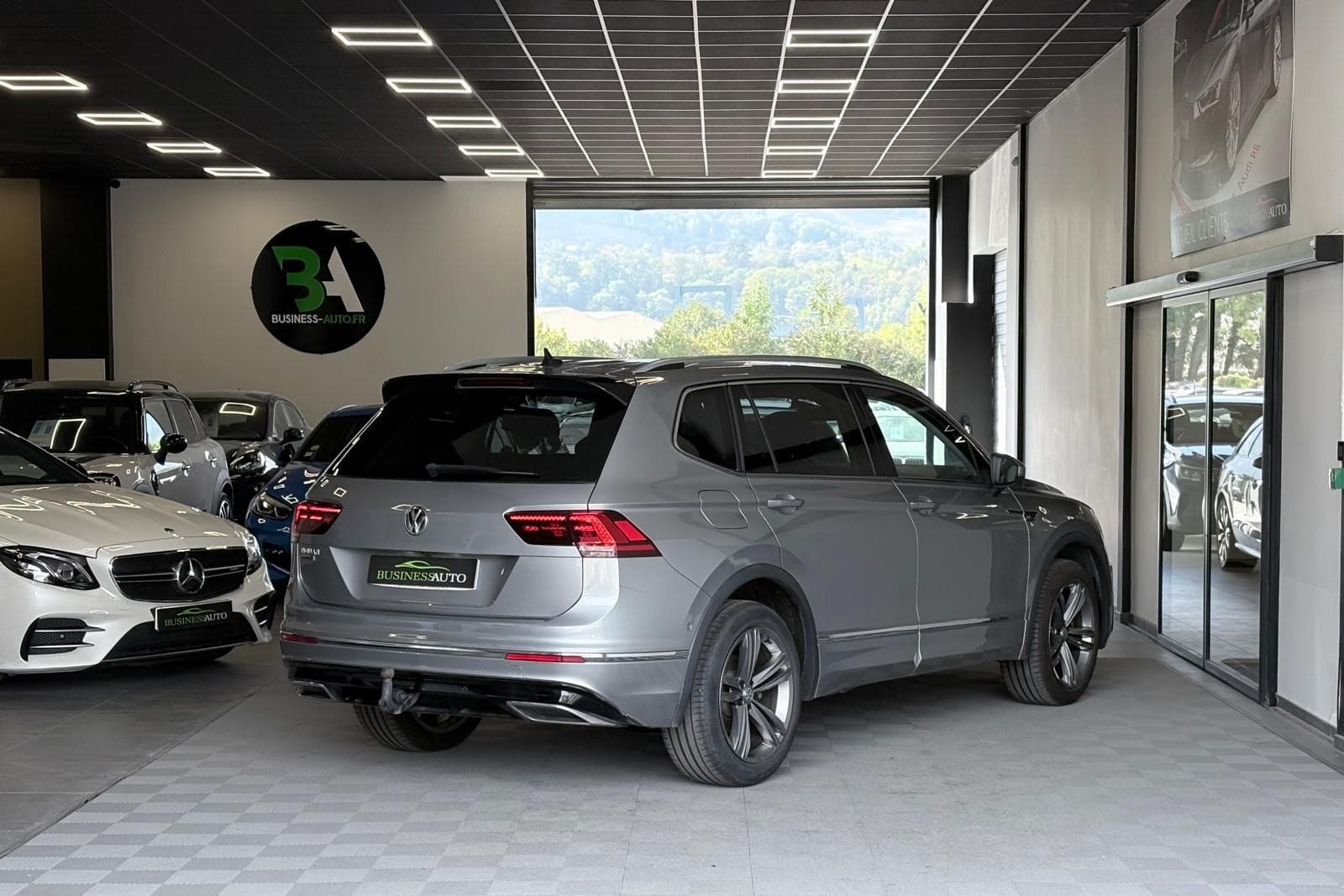 VOLKSWAGEN TIGUAN 2.0 TDI 150 DSG7 Carat — photo 3