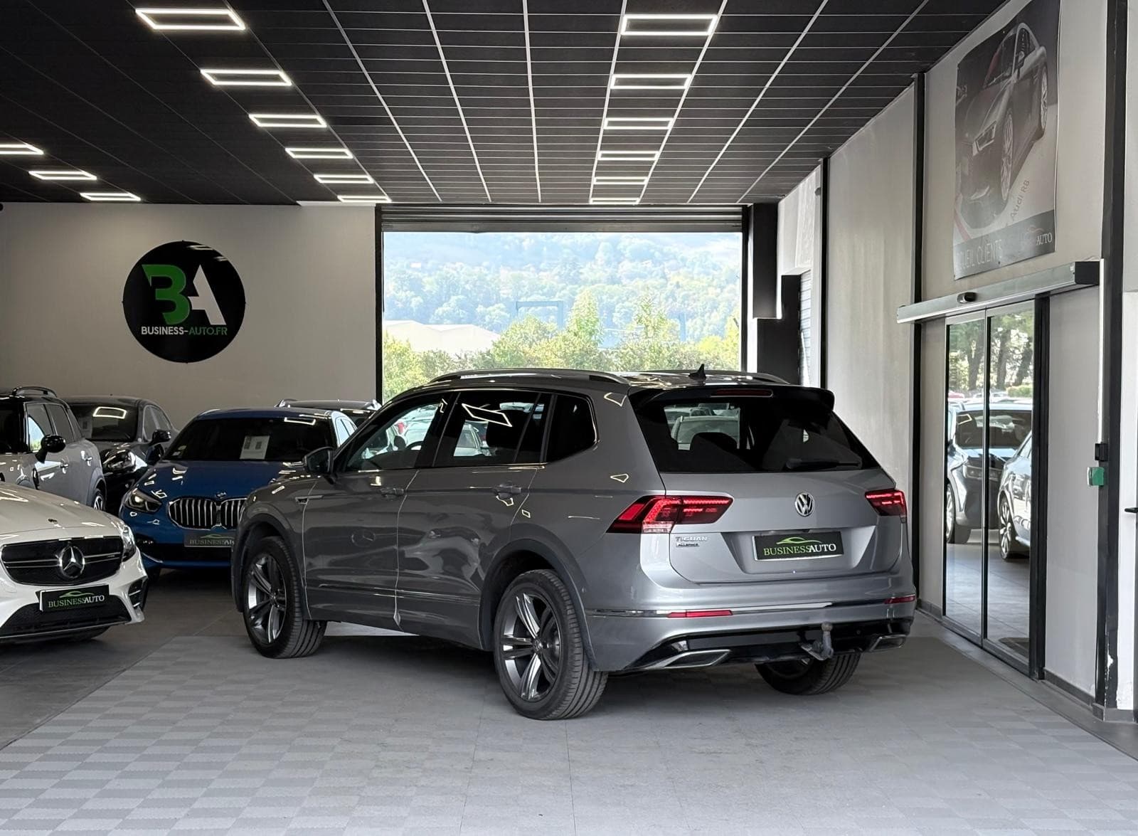 VOLKSWAGEN TIGUAN 2.0 TDI 150 DSG7 Carat — photo 4