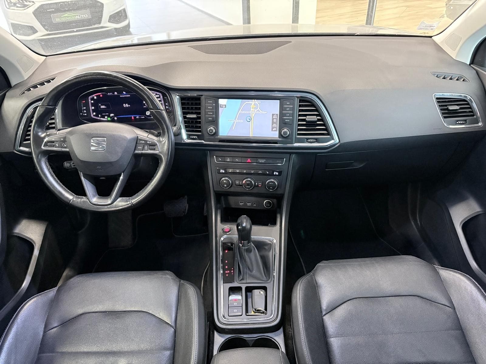 SEAT ATECA 1.6 TDI 115cv Ecomotive DSG7 Xcellence / Sièges Chauffants / CarPlay / Camera — photo 3