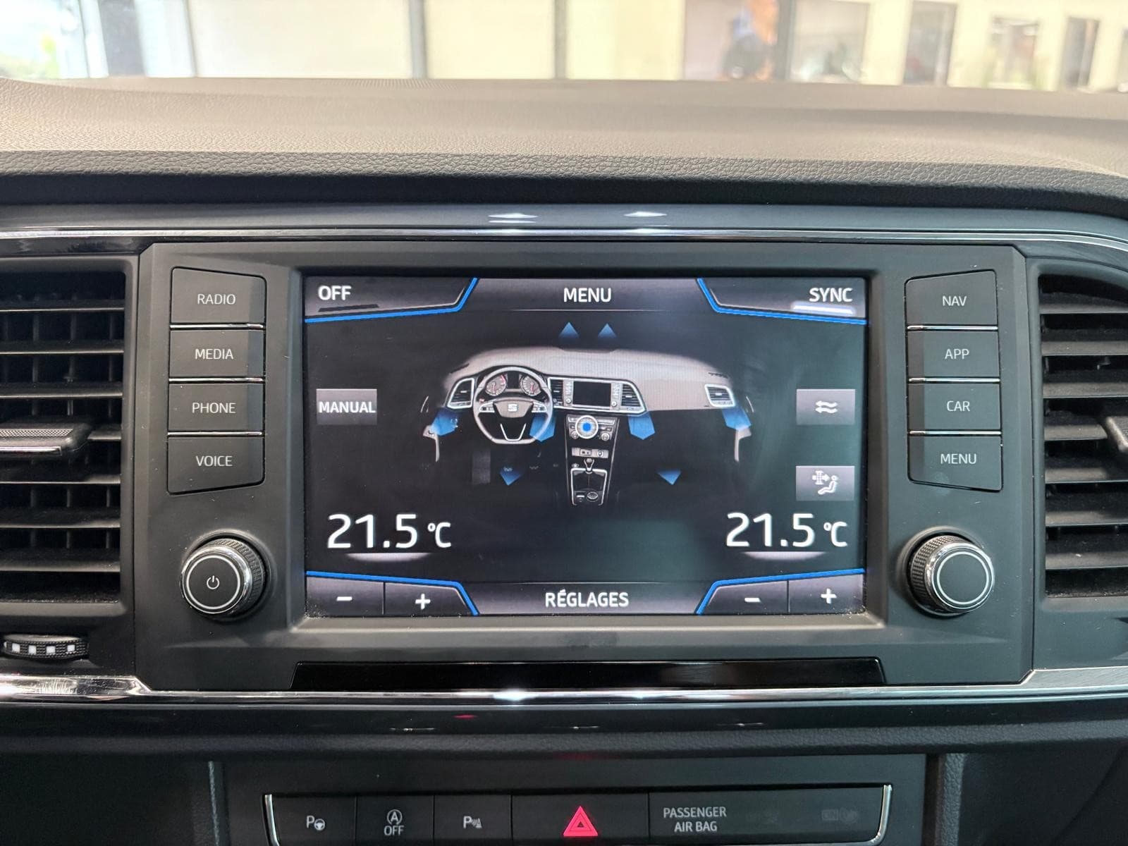 SEAT ATECA 1.6 TDI 115cv Ecomotive DSG7 Xcellence / Sièges Chauffants / CarPlay / Camera — photo 11