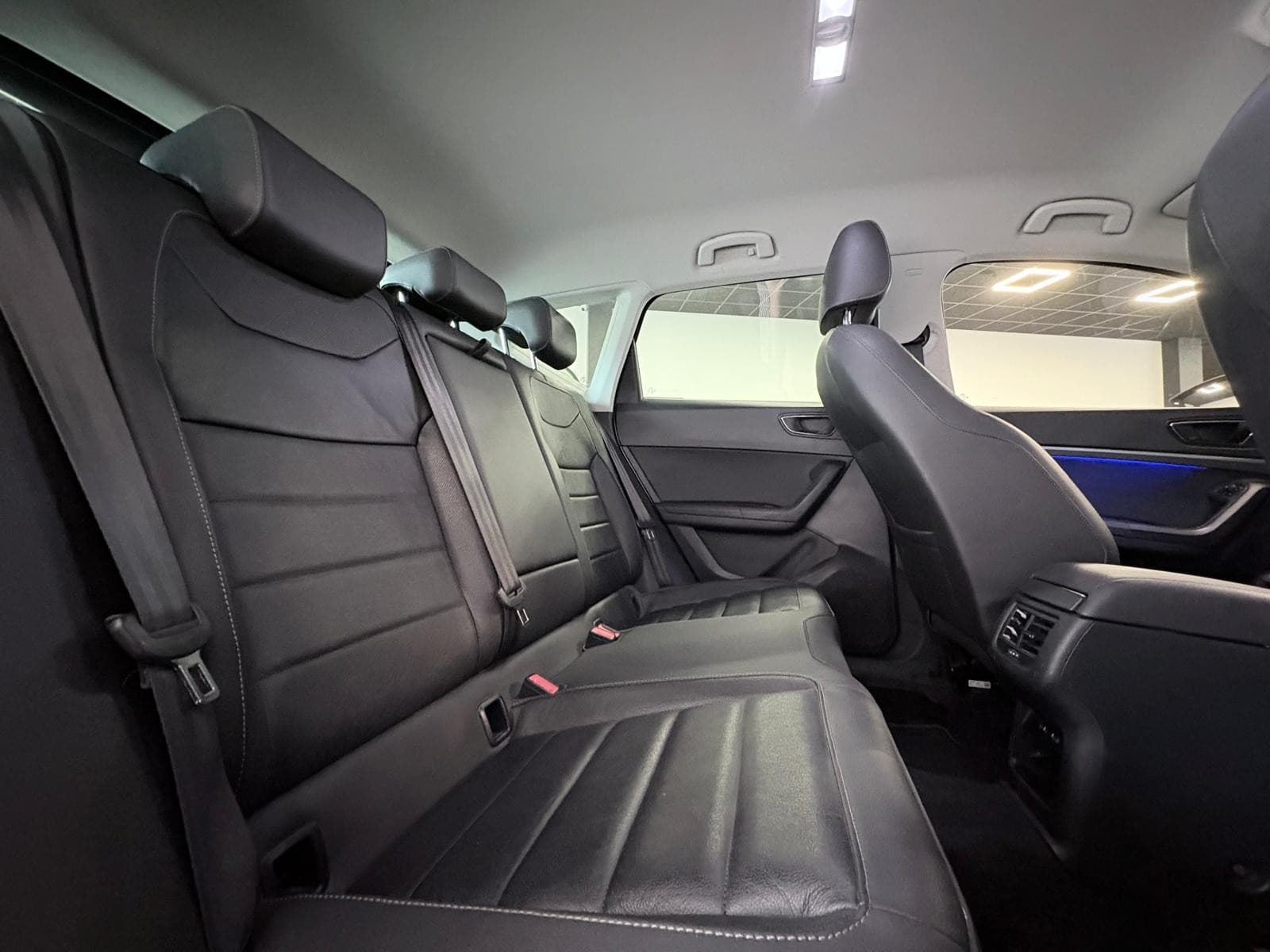 SEAT ATECA 1.6 TDI 115cv Ecomotive DSG7 Xcellence / Sièges Chauffants / CarPlay / Camera — photo 4