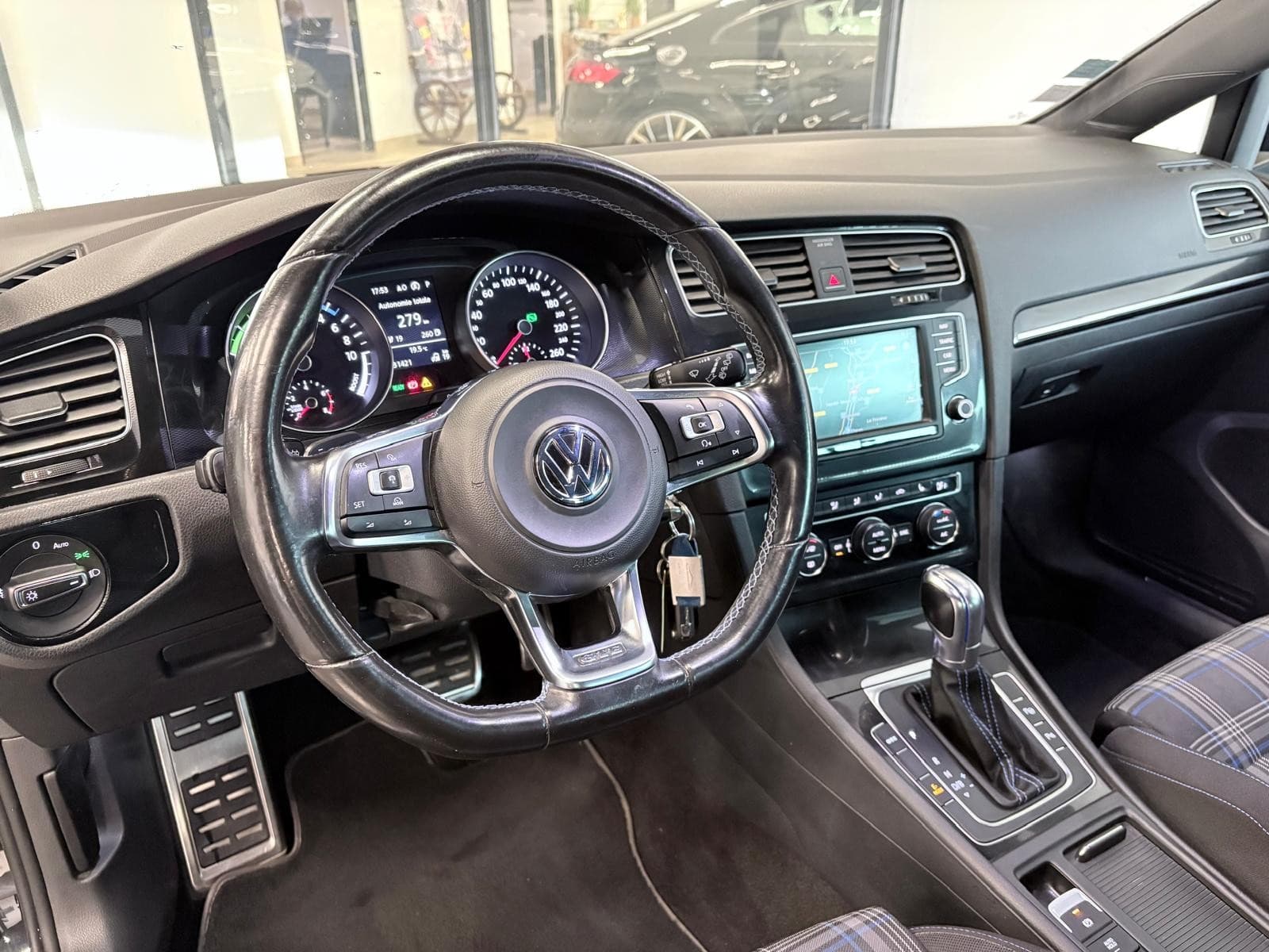 VOLKSWAGEN GOLF GTE TSI 204cv Hybride Rechargeable DSG6 / Camera / GPS / CarPlay — photo 5